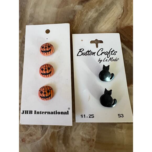 Pumpkin & Black Cat Buttons - Picture 1 of 6